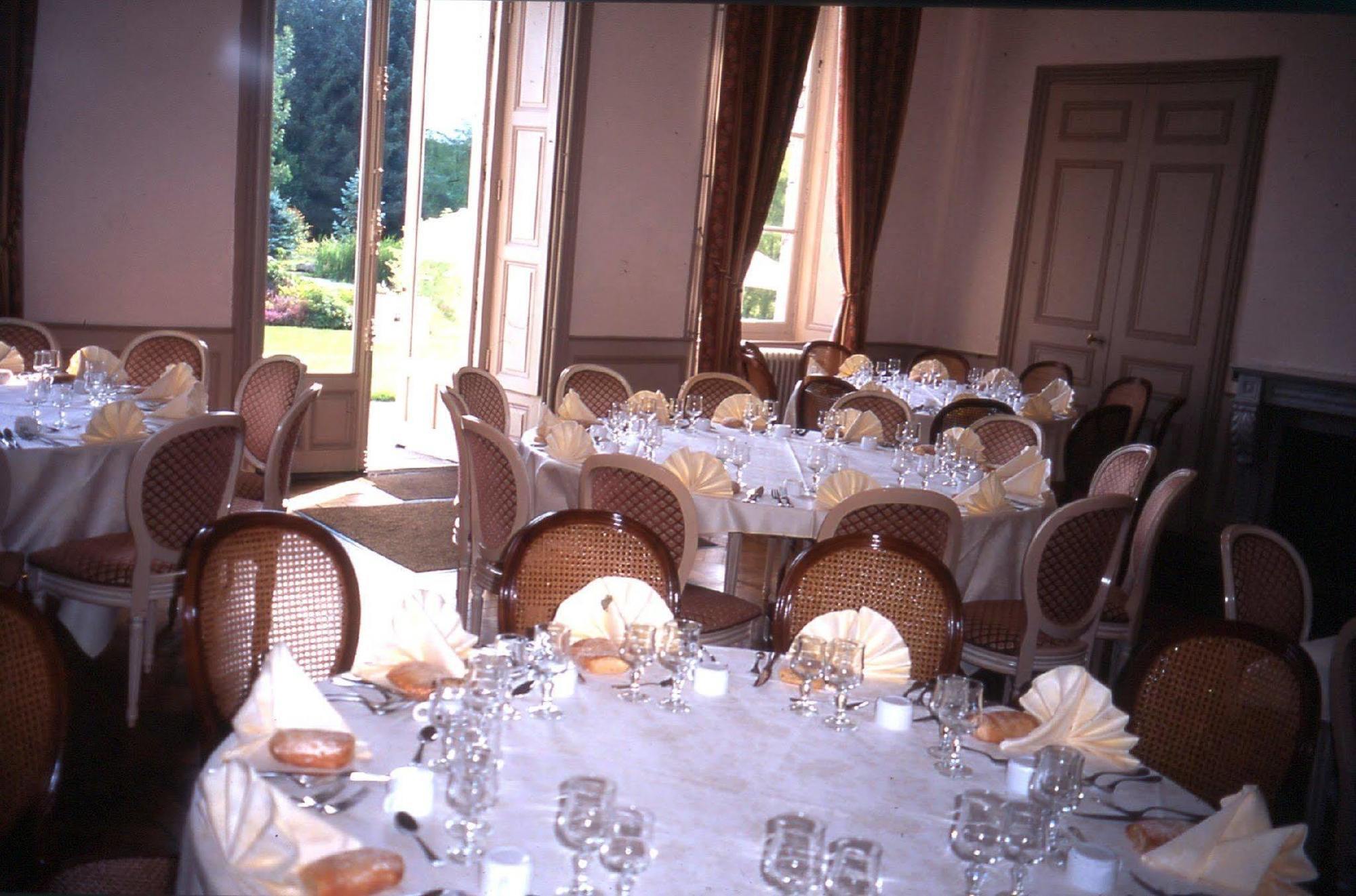 Chateau De La Foltiere Saint-Germain-en-Coglès Restaurante foto